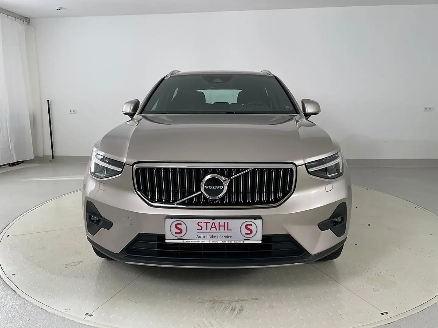 Volvo XC40 T4 Recharge PHEV Recharge Core | Stahl Wien 22 Grau - 2