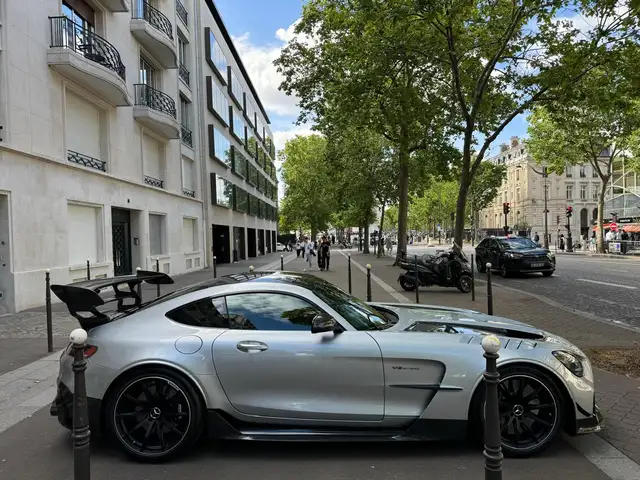 Mercedes-Benz Amg GT view 5
