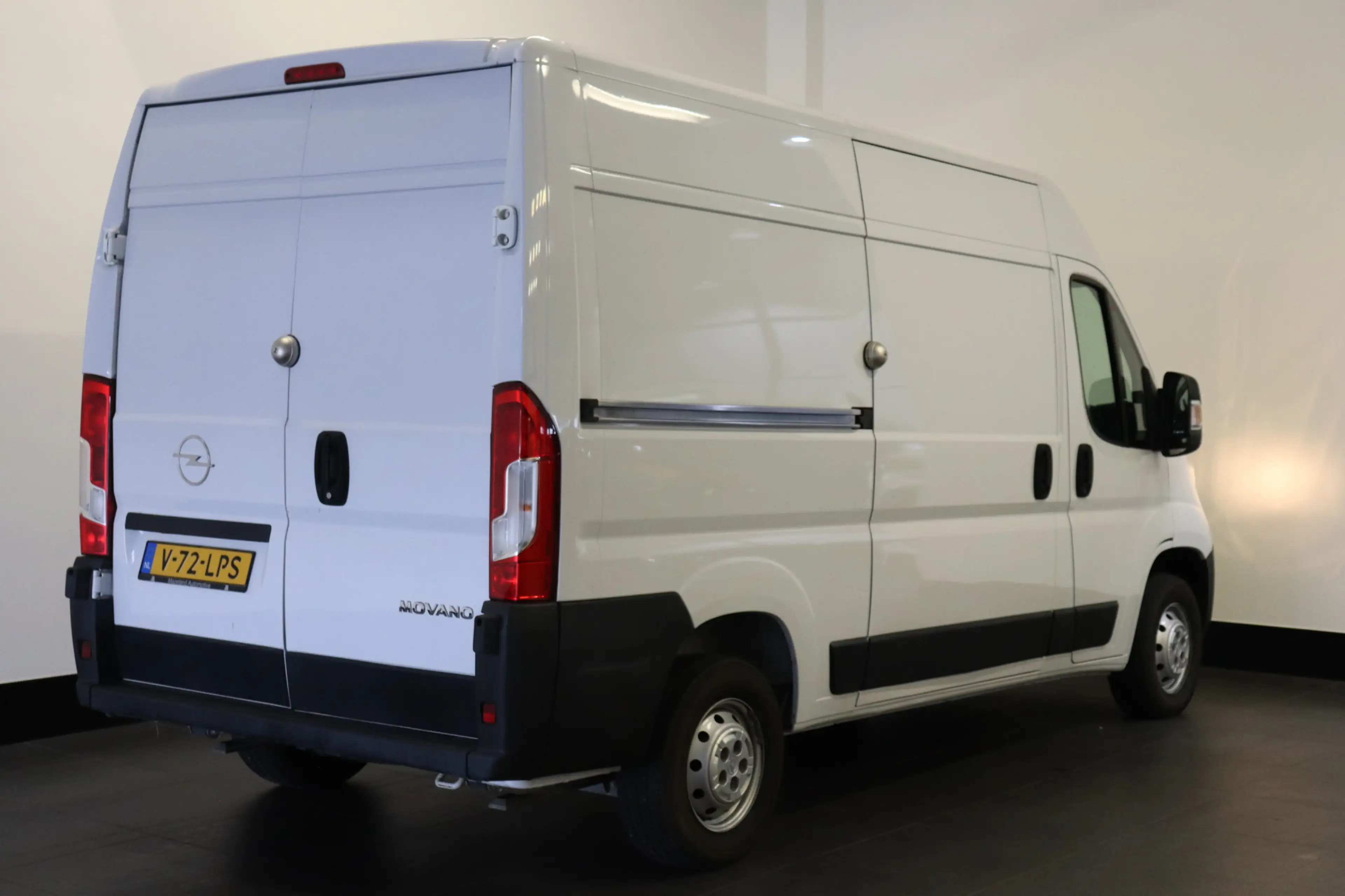 Opel Movano 2.2D L2H2 120PK EURO 6 - Airco - Cruise - € 17.950 — photo 2