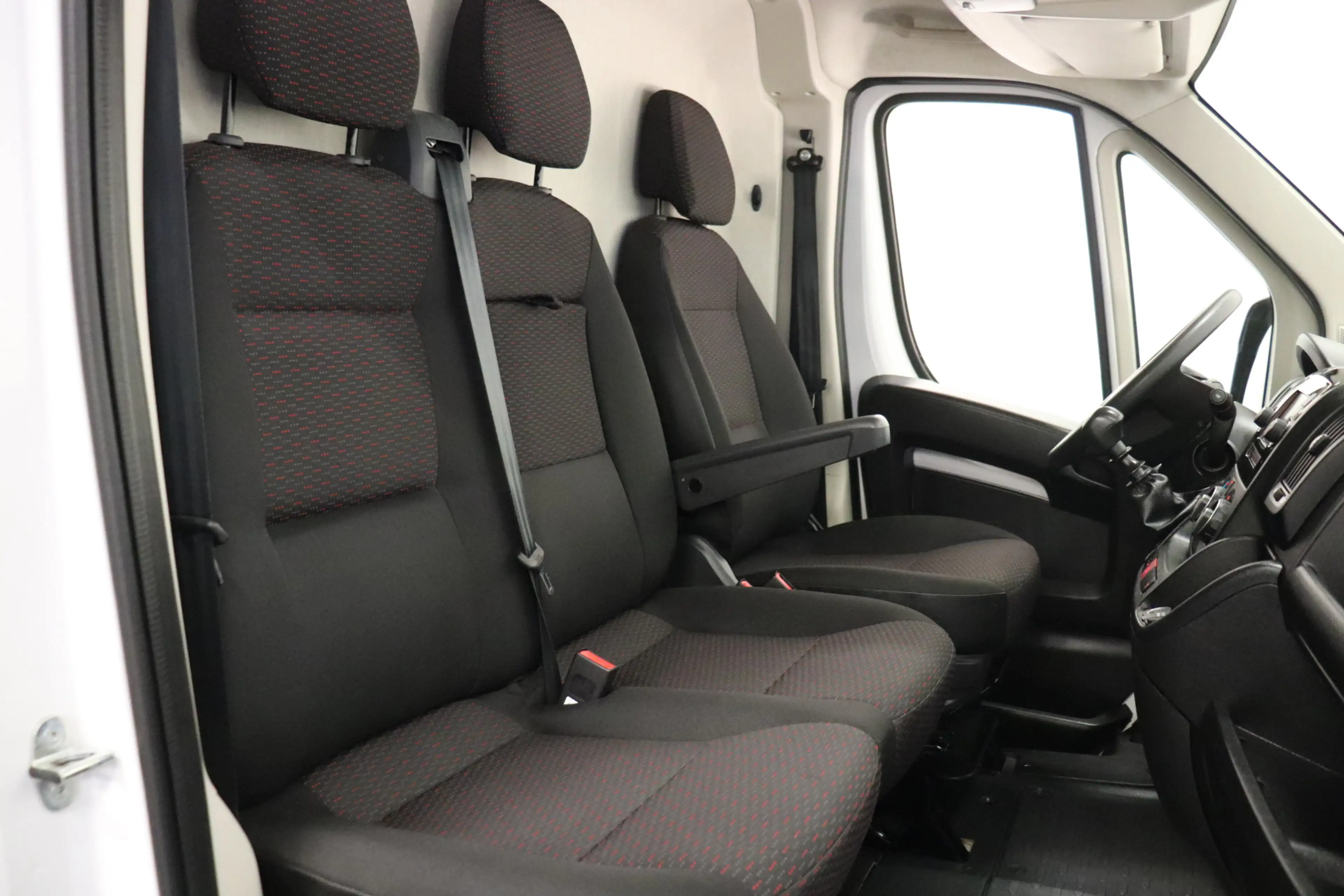 Opel Movano 2.2D L2H2 120PK EURO 6 - Airco - Cruise - € 17.950 — photo 3