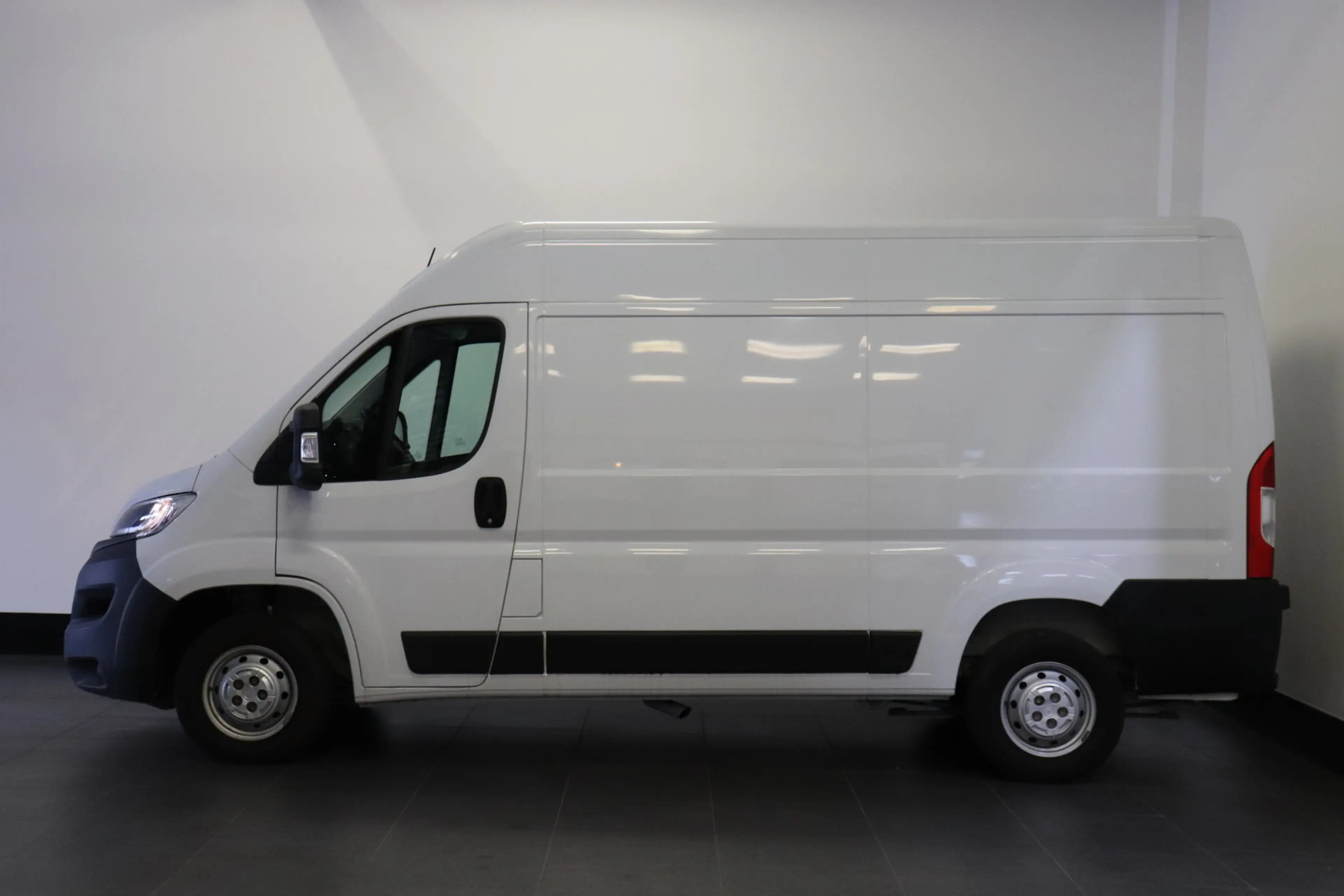 Opel Movano 2.2D L2H2 120PK EURO 6 - Airco - Cruise - € 17.950 — photo 10