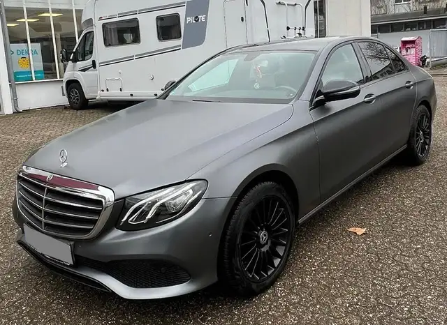 Mercedes-Benz E 200 E Limousine - EXPORT! (FEHLER siehe Bild)
