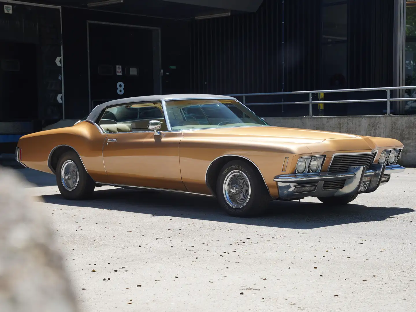 Buick Riviera Riviera 4 EY 87 “Boattail” Gold - 1