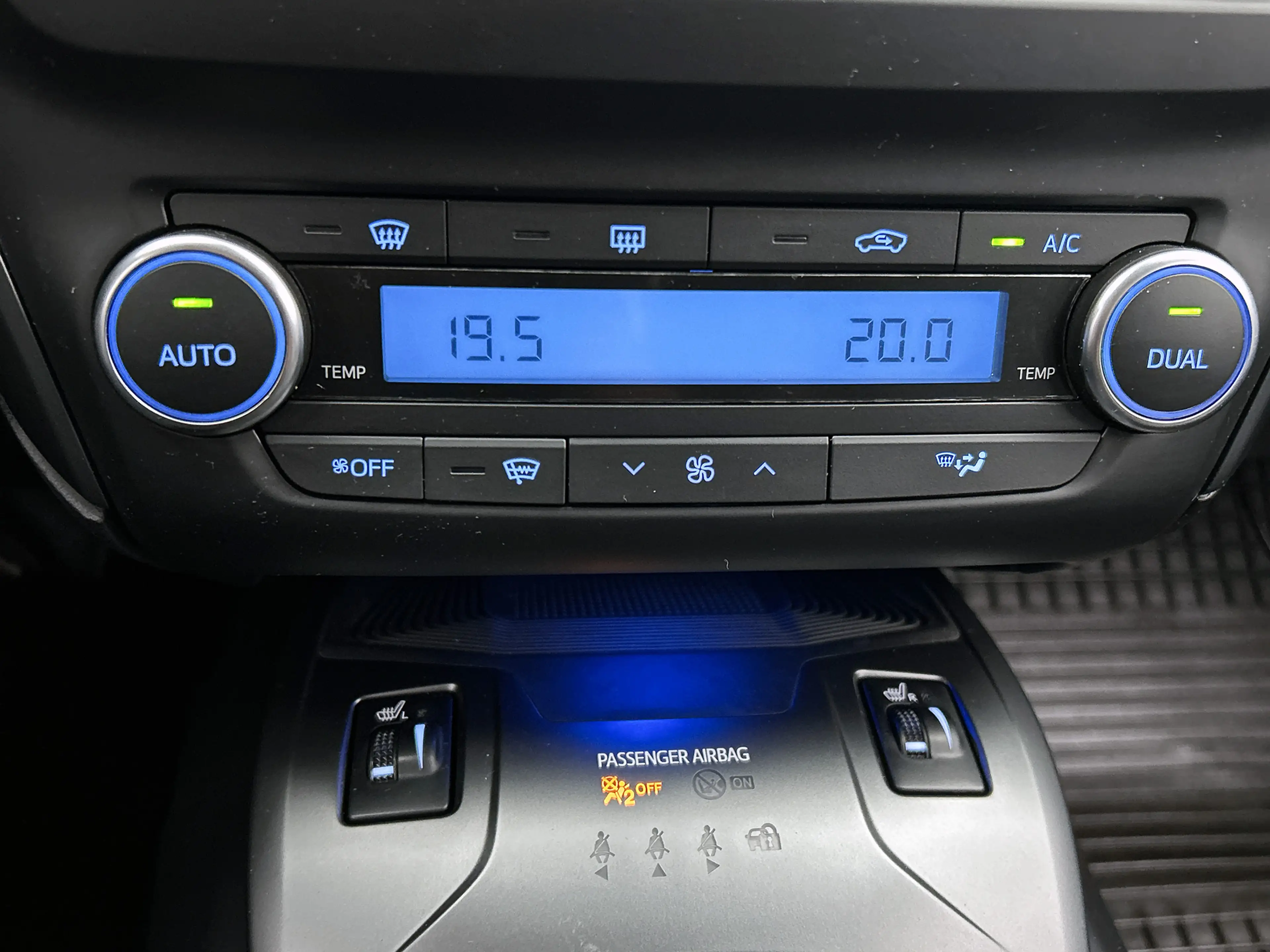 Toyota Avensis Touring Sports 1.8 VVT-i Executive Business | Trek — photo 10