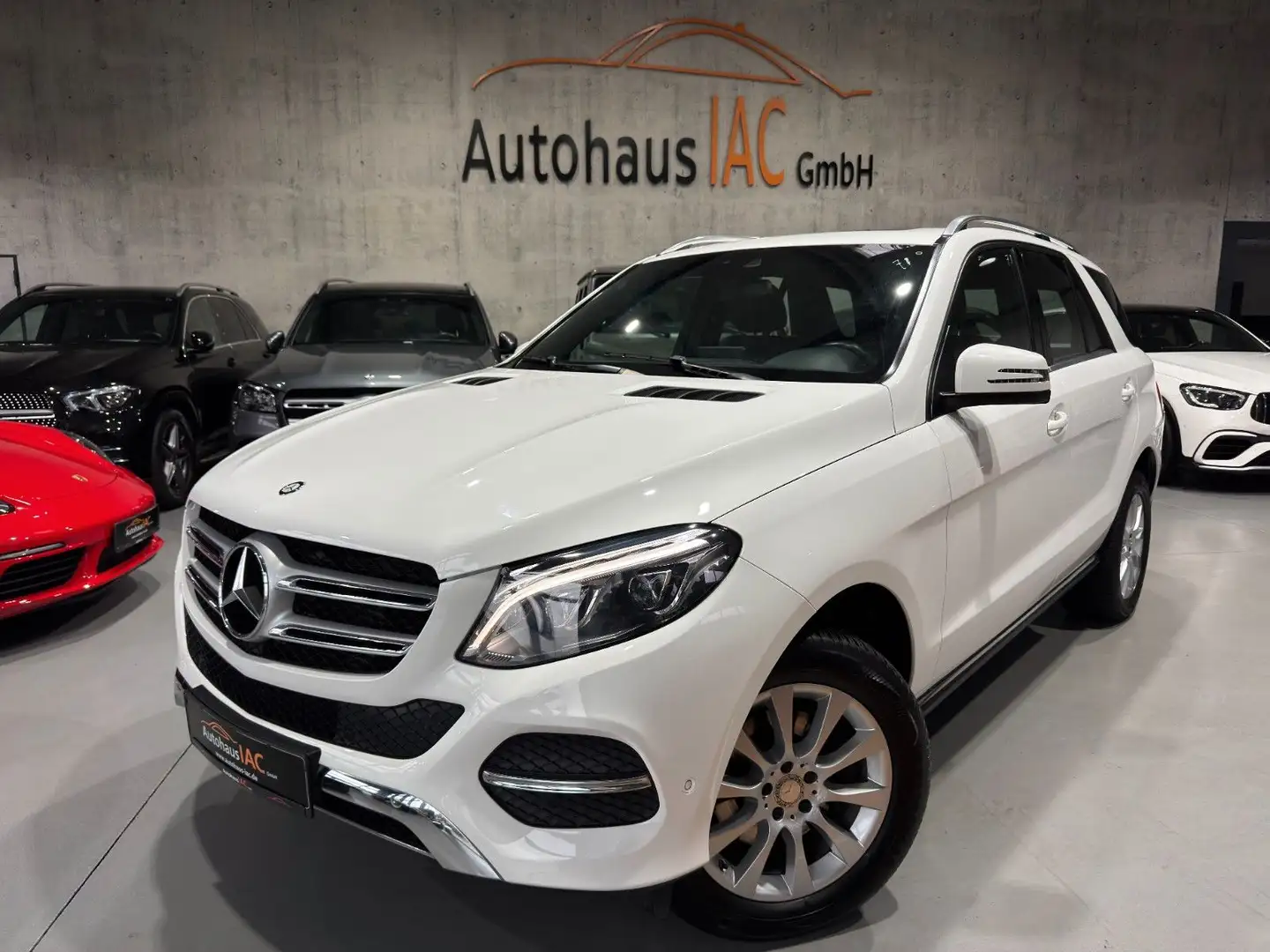 Mercedes-Benz GLE 350 /4Matic/SCHIEBD/AMG/SHZ/NAVI/LED/AHK/RFK Weiß - 1