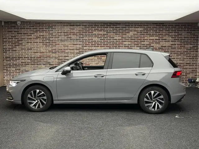 Volkswagen Golf view 6