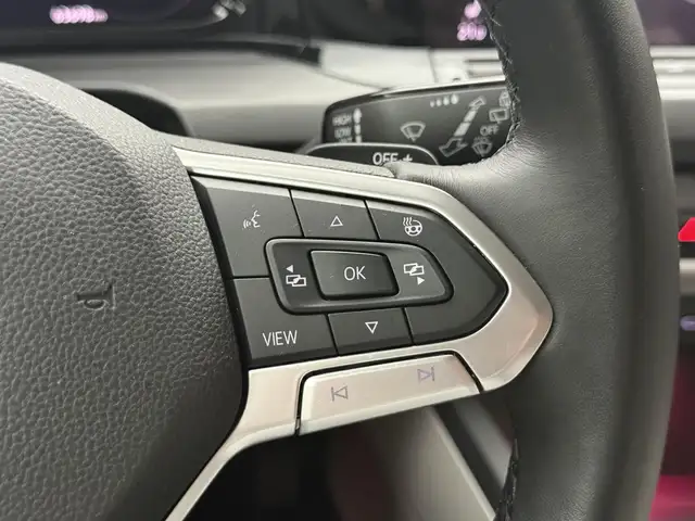 Volkswagen Golf view 12