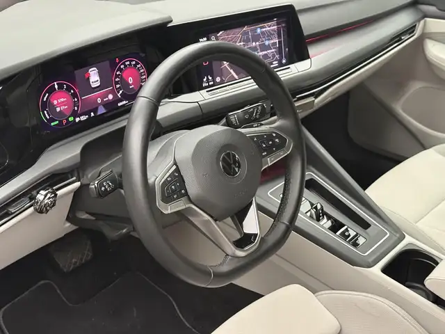 Volkswagen Golf view 3
