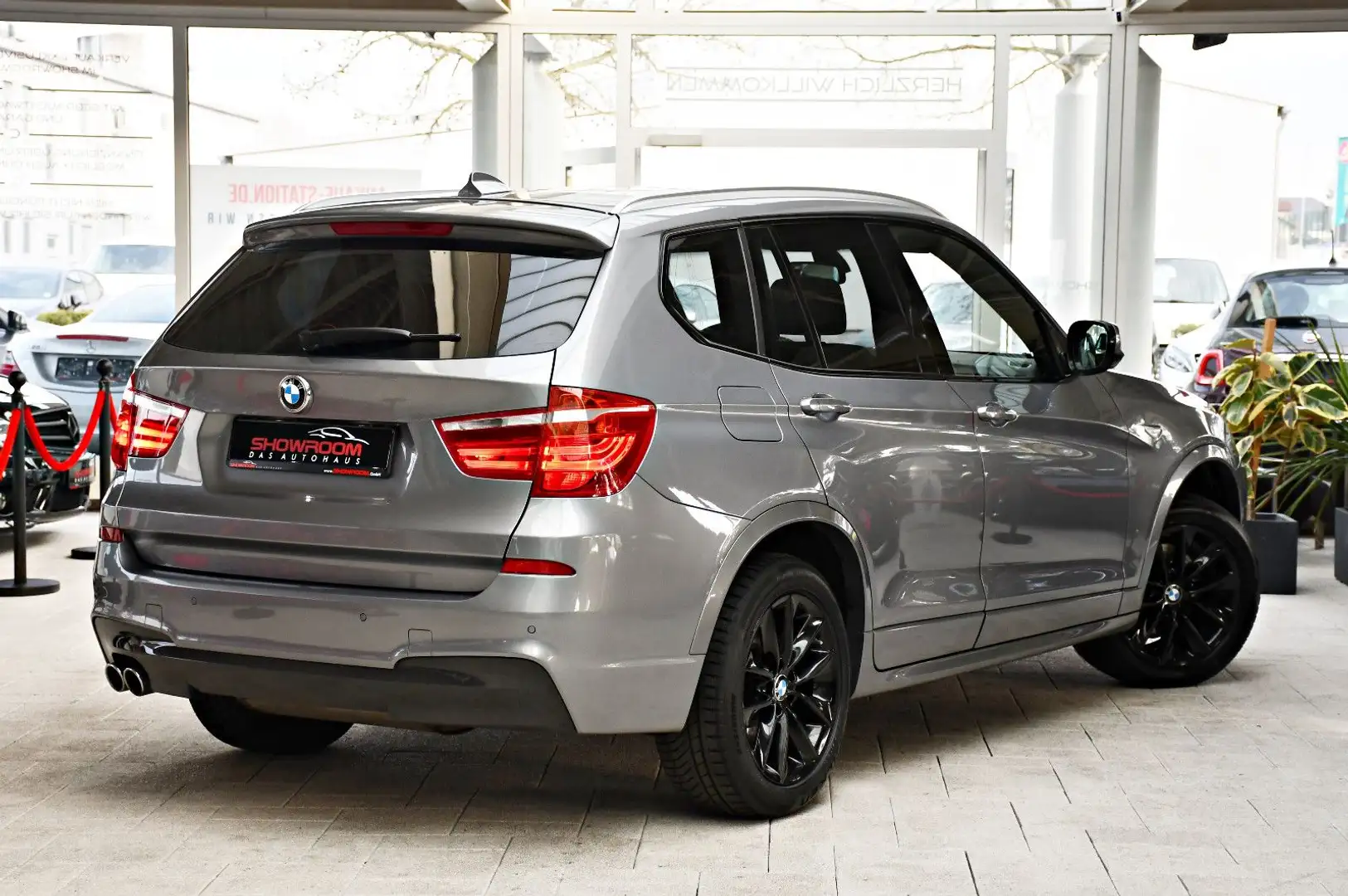 BMW X3 xDrive 35d M-Sportpaket Sport-Aut. Pano Ahk Grijs - 2