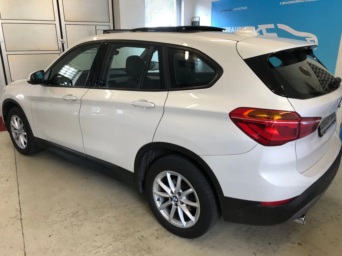 BMW X1 Baureihe X1 sDrive 18 i Weiß - 2