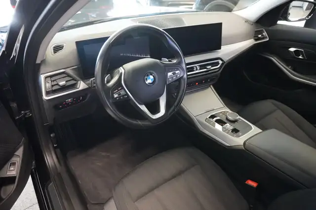 BMW 3 Series view 7