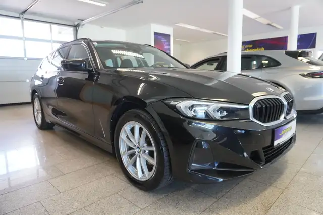 BMW 3 Series view 3