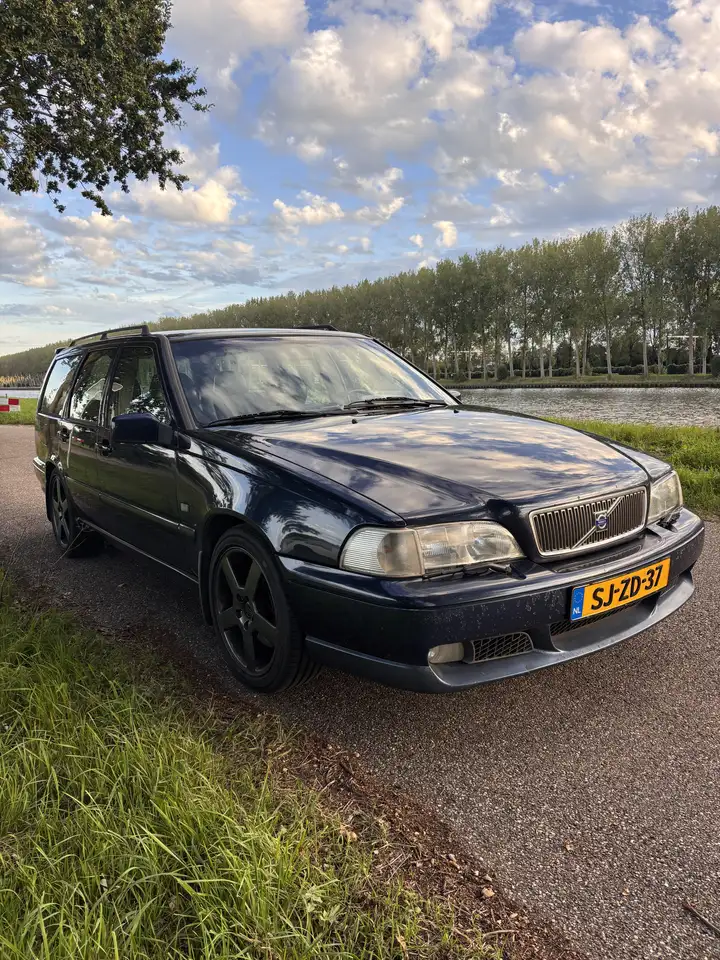 Volvo V70 2.3 R AWD, foto 1