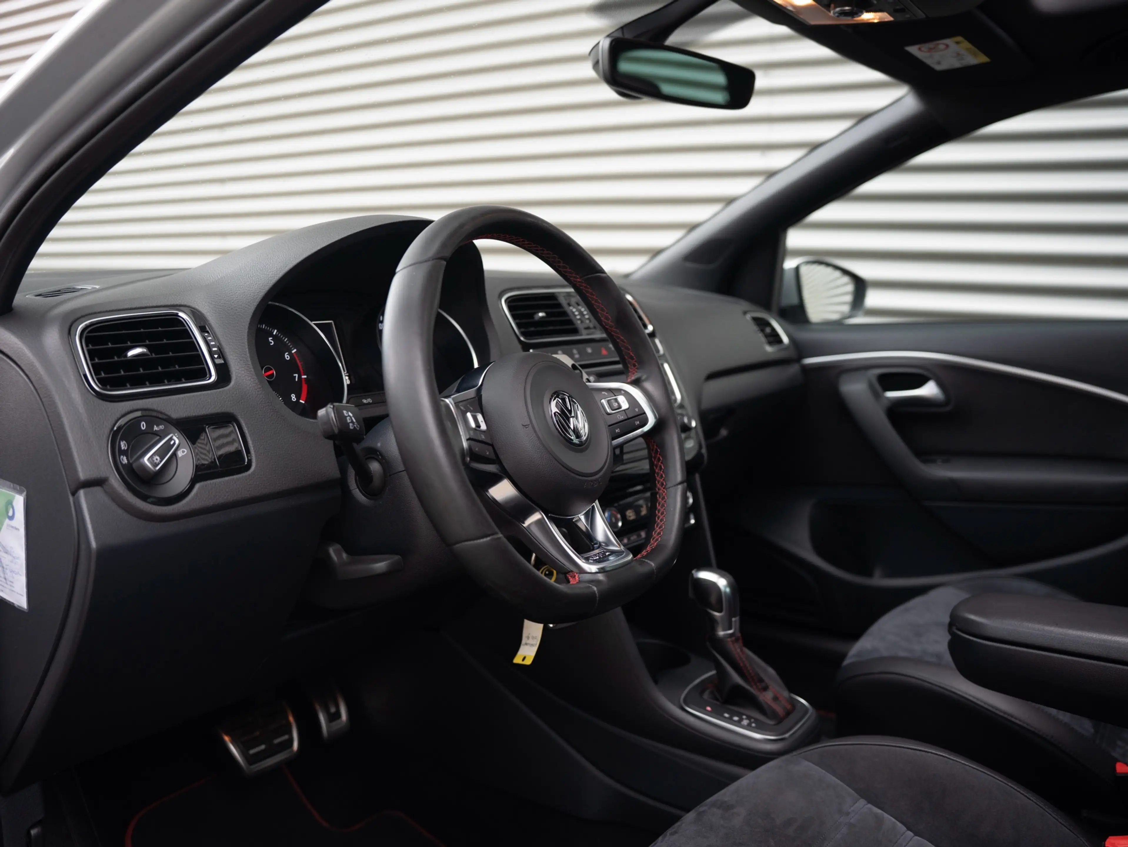 Volkswagen Polo GTI 1.8 TSI Pano Camera Cruise Alcantara Navi — photo 22
