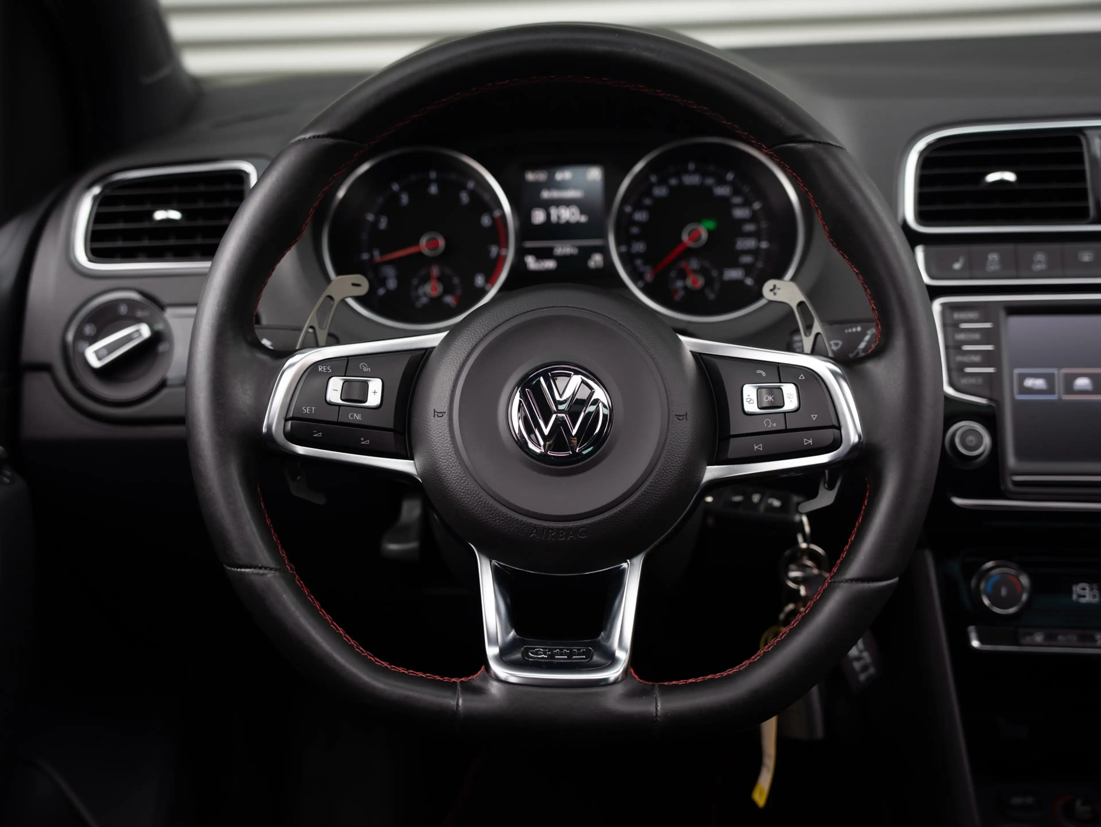 Volkswagen Polo GTI 1.8 TSI Pano Camera Cruise Alcantara Navi — photo 18