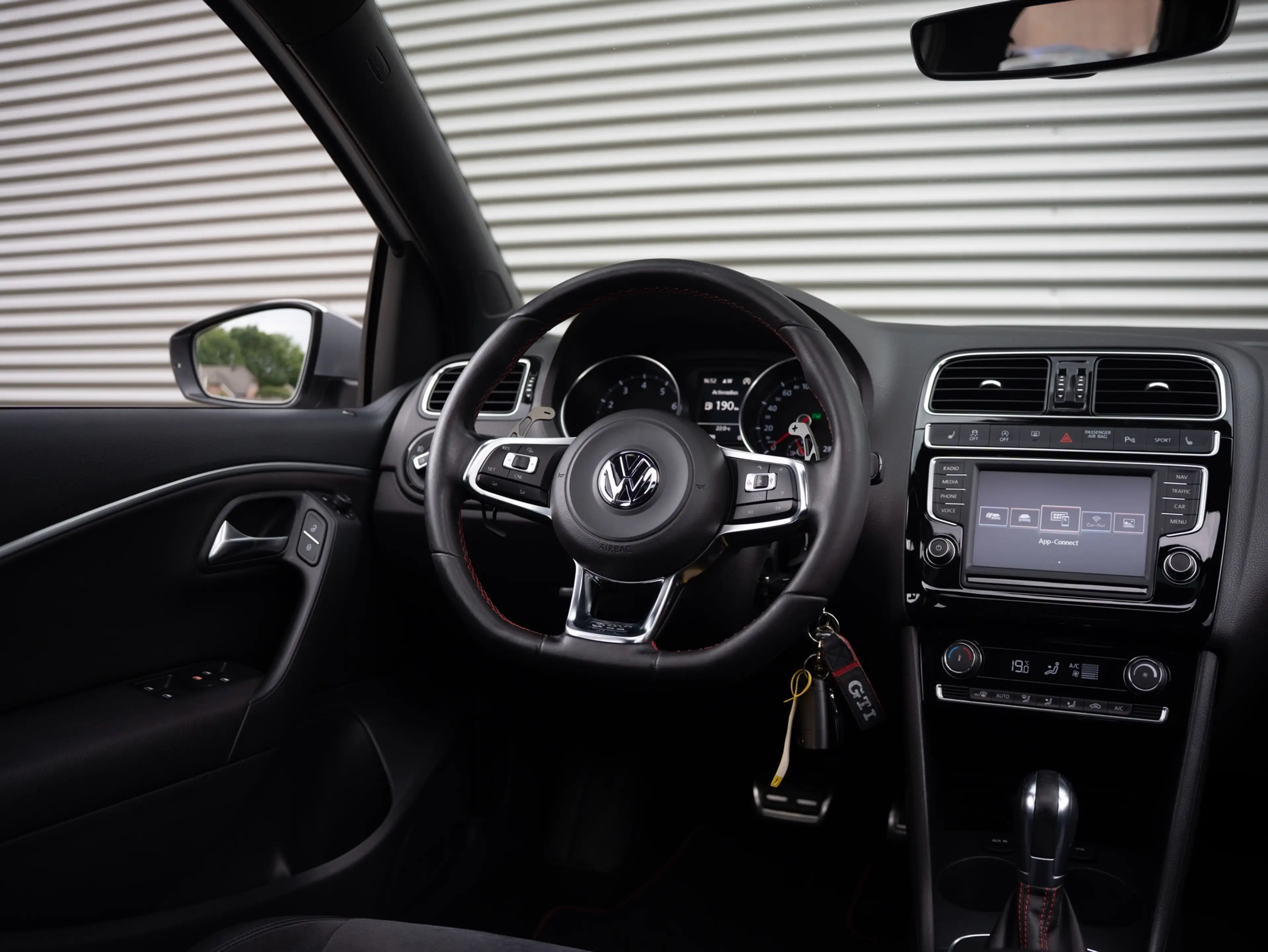 Volkswagen Polo GTI 1.8 TSI Pano Camera Cruise Alcantara Navi — photo 32