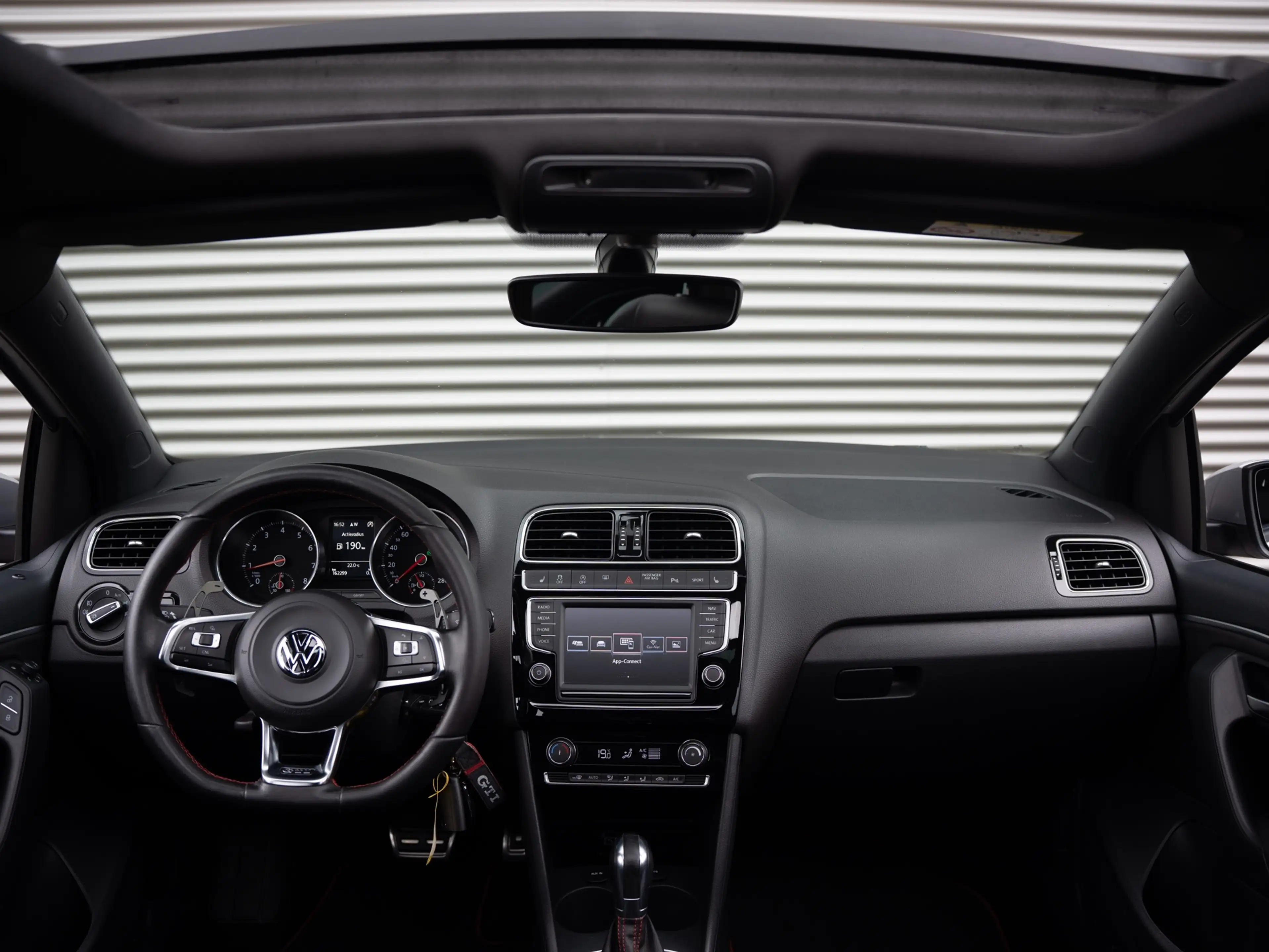 Volkswagen Polo GTI 1.8 TSI Pano Camera Cruise Alcantara Navi — photo 17