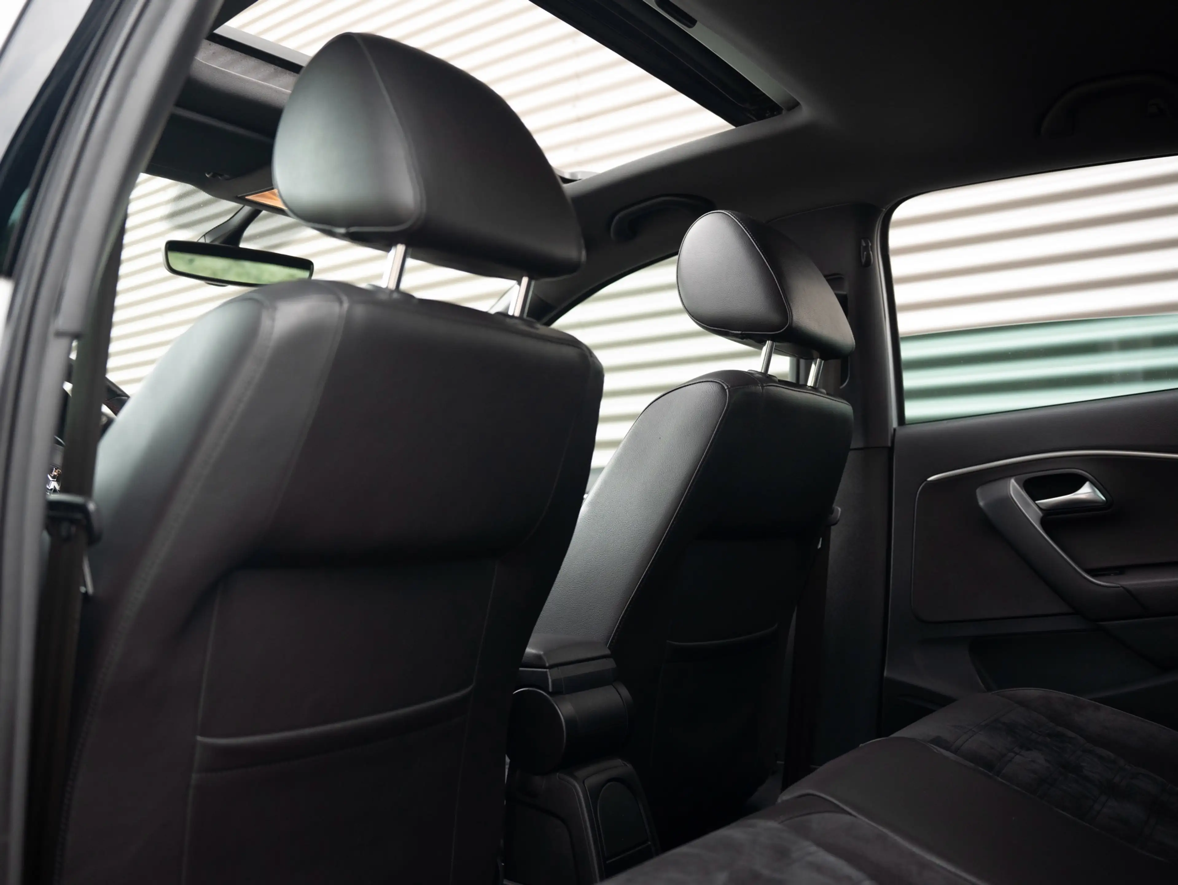 Volkswagen Polo GTI 1.8 TSI Pano Camera Cruise Alcantara Navi — photo 21