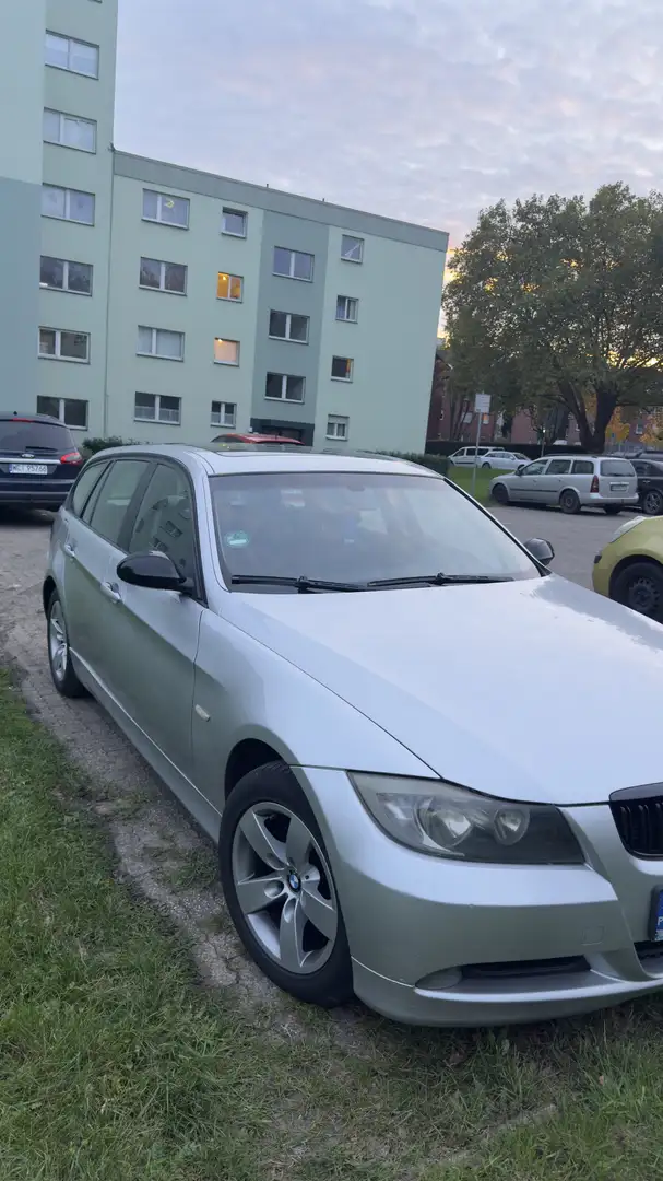 BMW 320 320d DPF Touring Aut. - 1