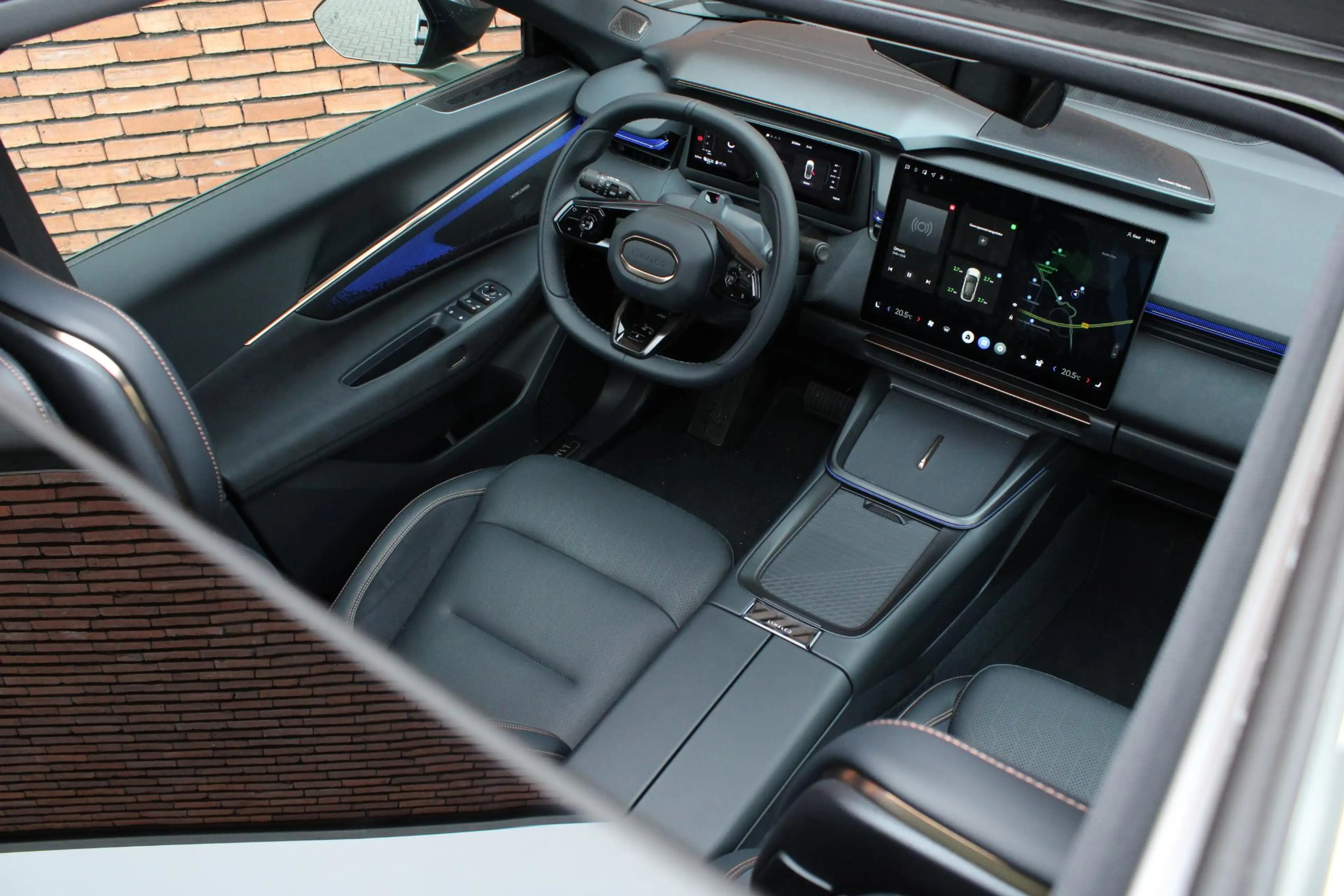 Lynk & Co 08 1.5 More | 200km Hybride | Stoelmassage, Verwarmin — photo 10