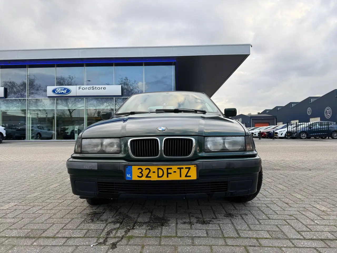 BMW 316i Compact, foto 3