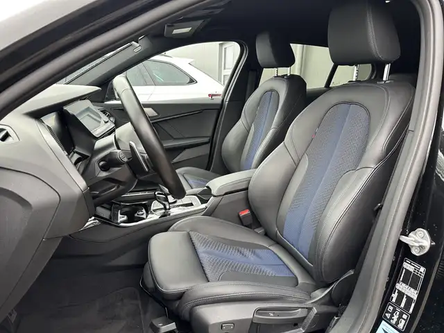 BMW 1 Series view 8