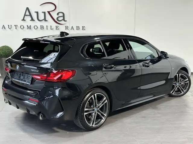 BMW 1 Series view 4