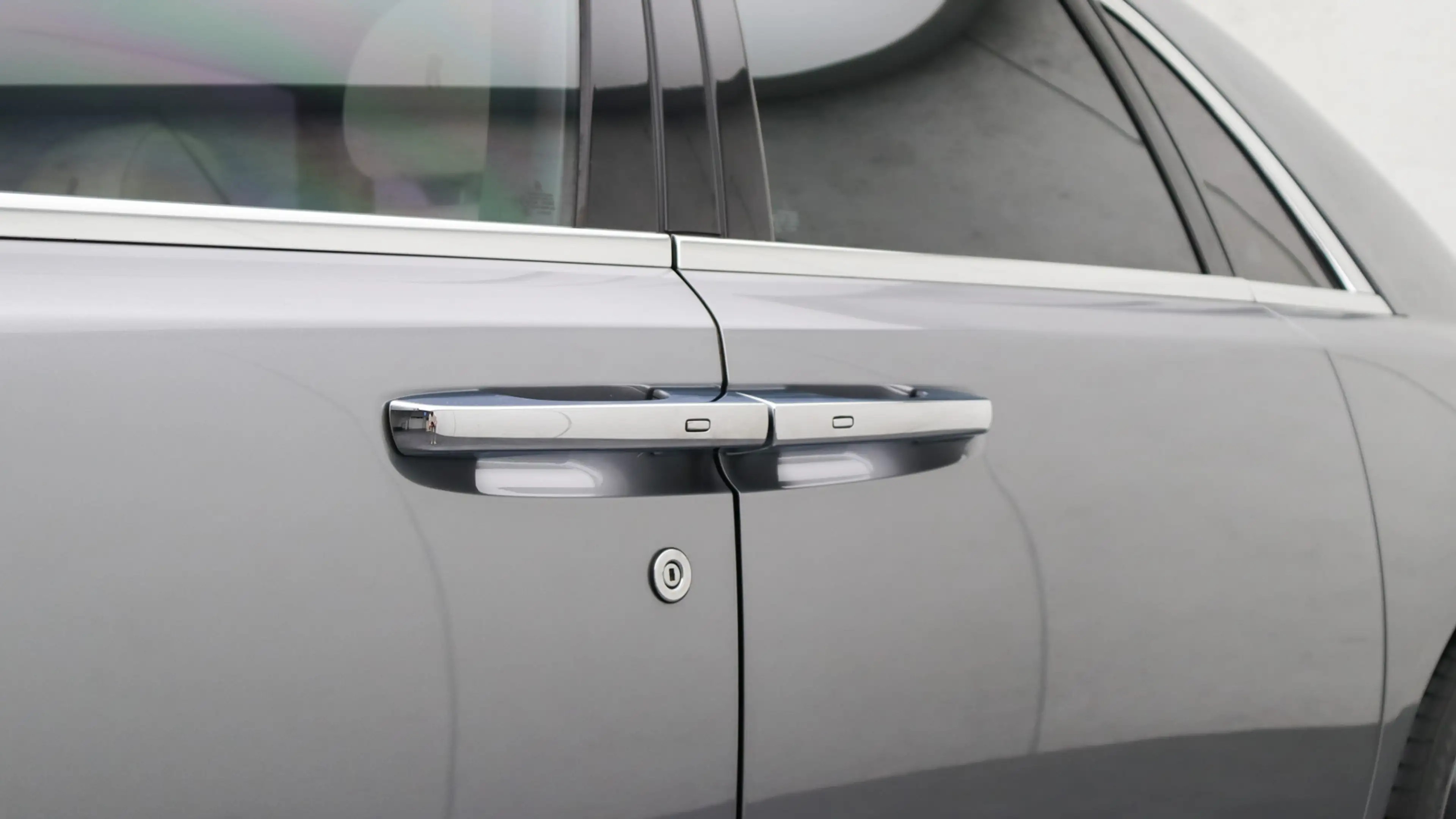 Rolls-Royce Ghost 6.6 V12 | Massage | Rear Seat Entertainment | Head — photo 14