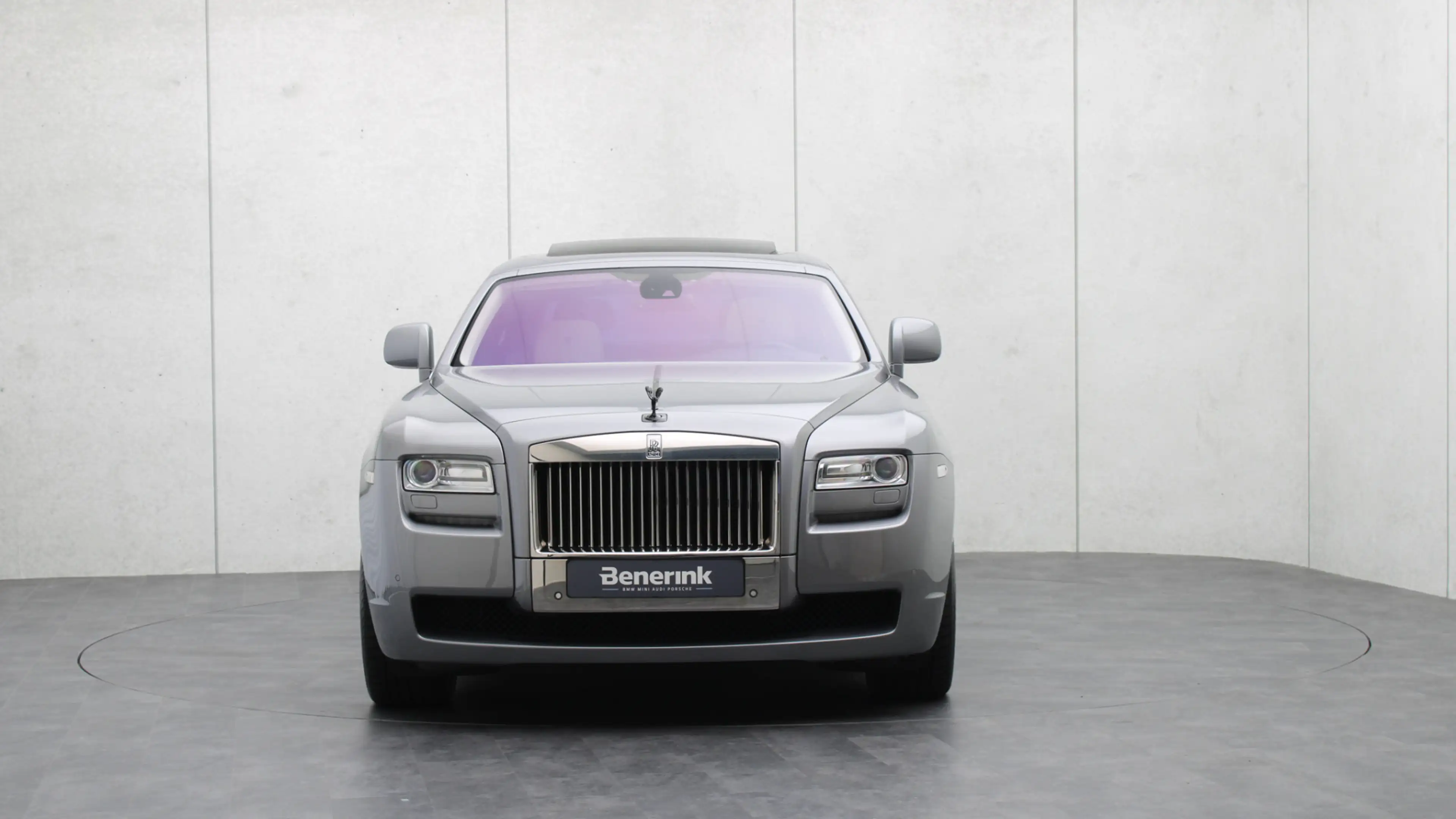 Rolls-Royce Ghost 6.6 V12 | Massage | Rear Seat Entertainment | Head — photo 35