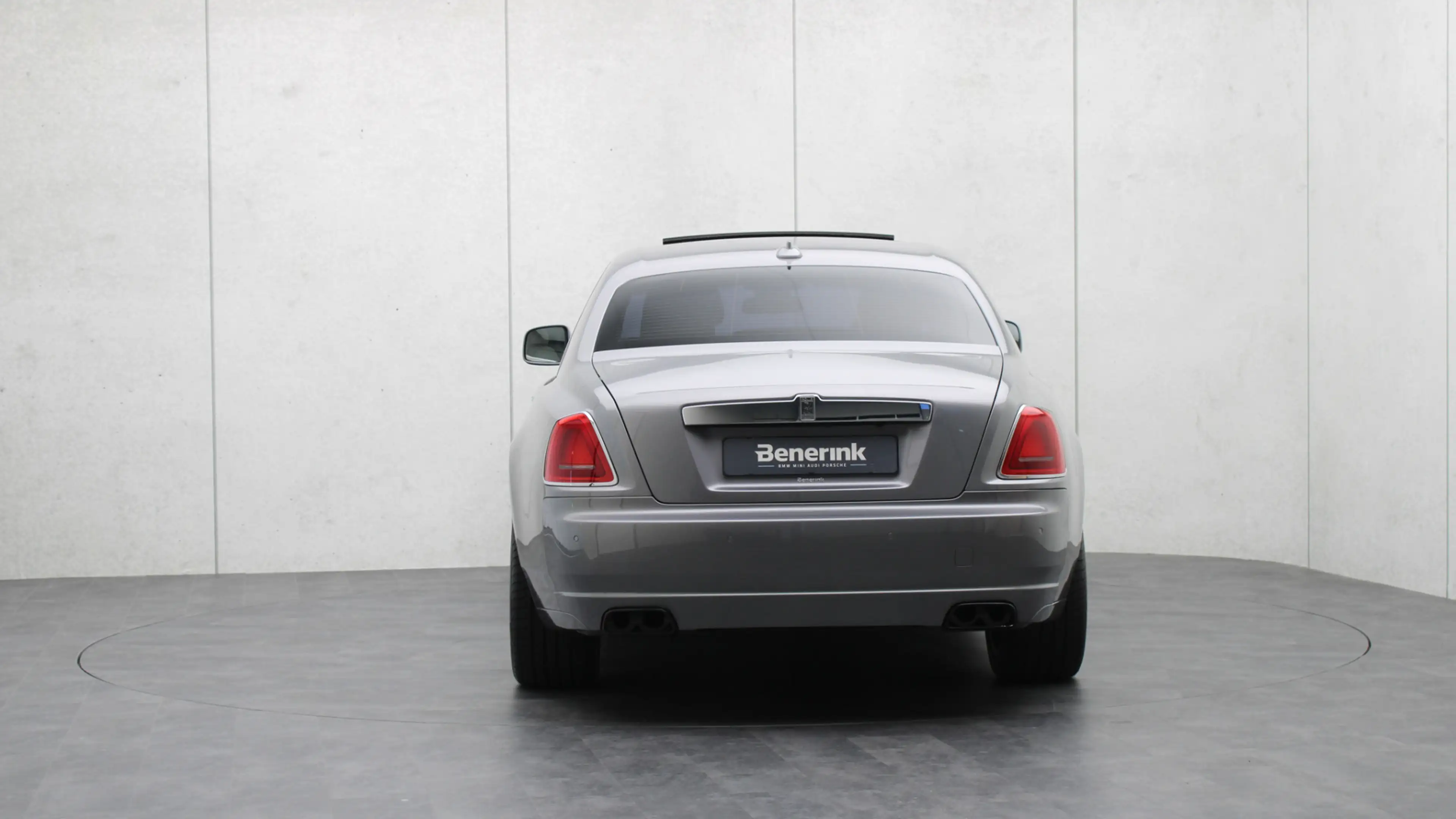 Rolls-Royce Ghost 6.6 V12 | Massage | Rear Seat Entertainment | Head — photo 37