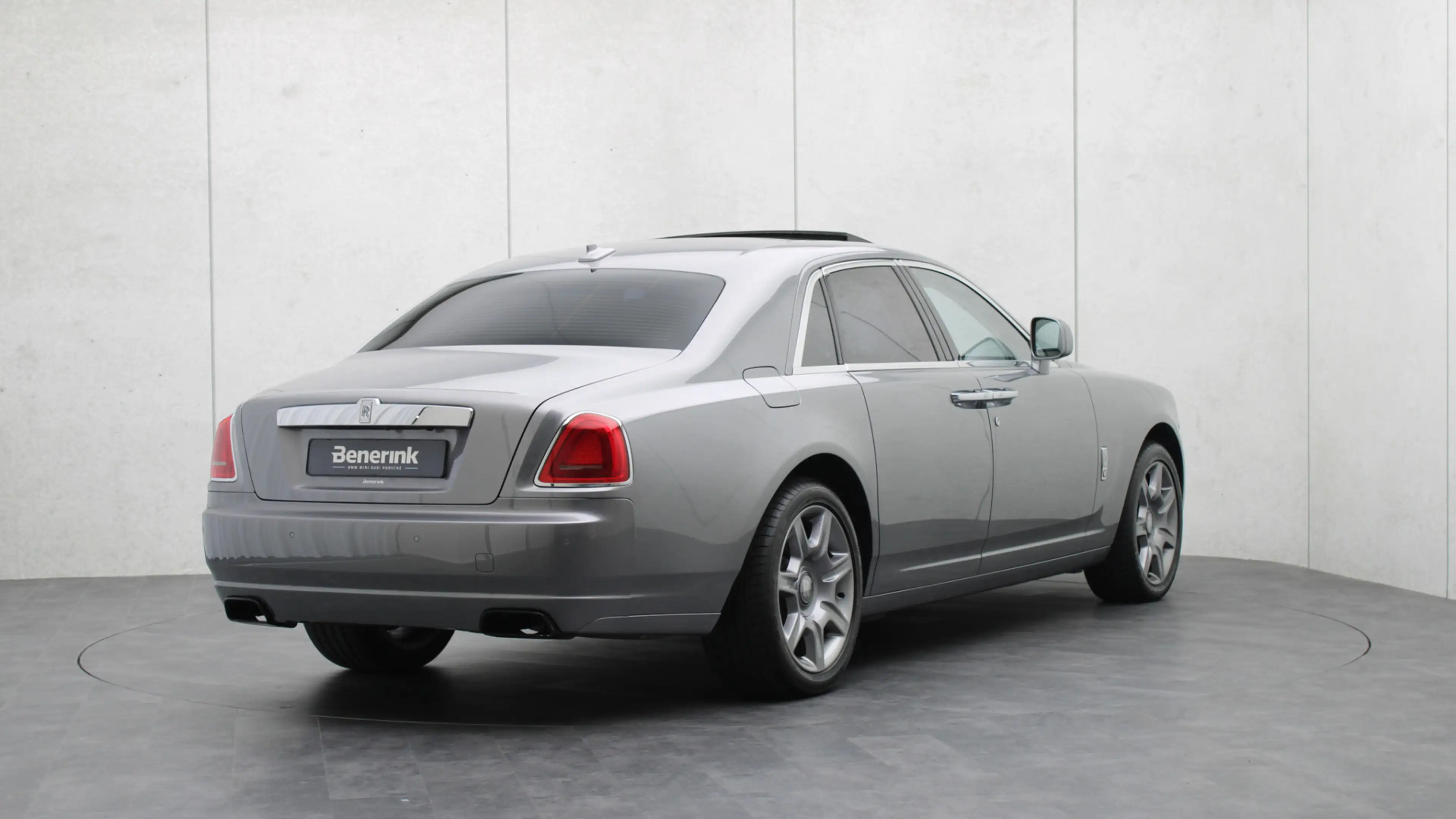 Rolls-Royce Ghost 6.6 V12 | Massage | Rear Seat Entertainment | Head — photo 4