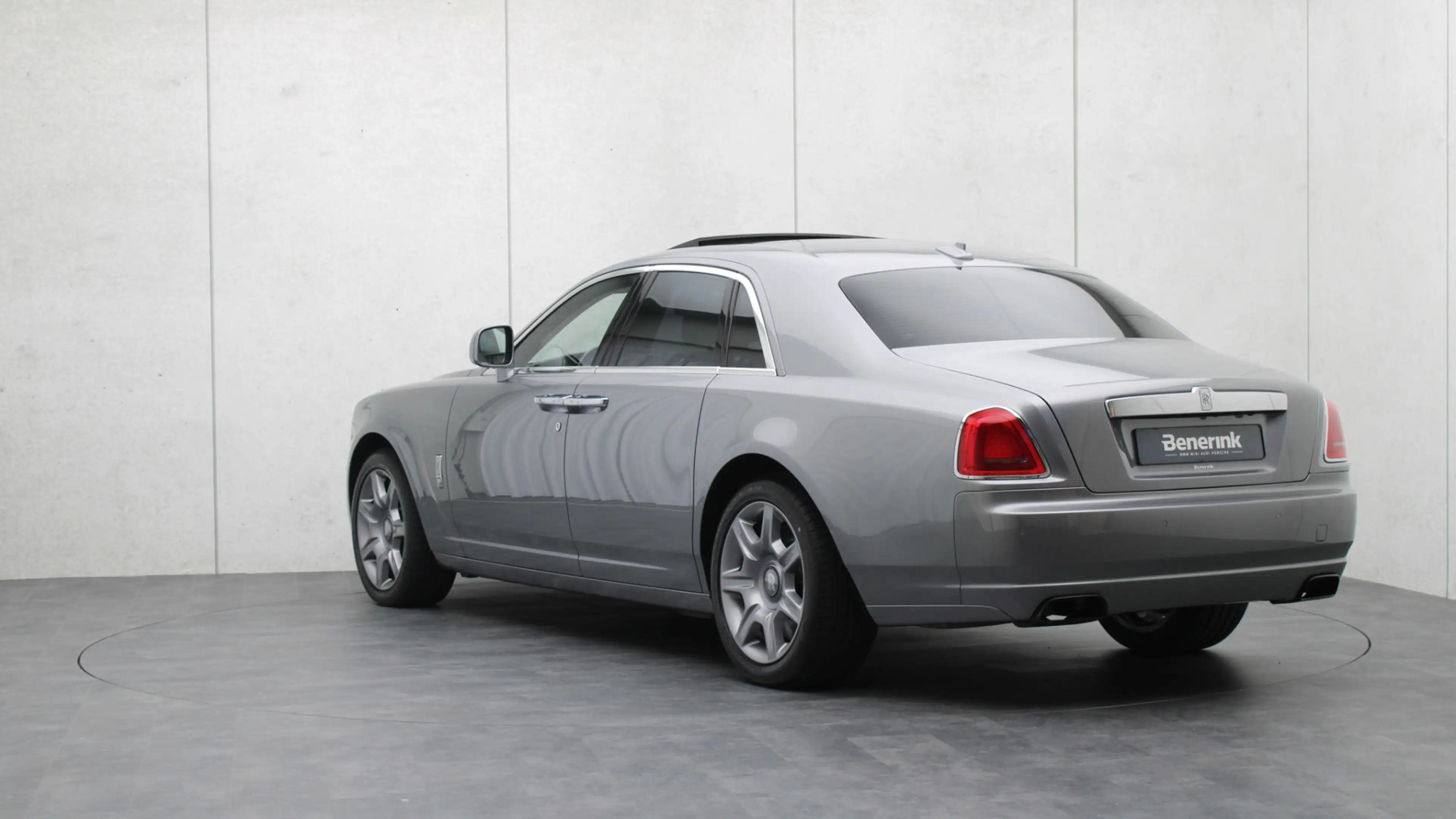 Rolls-Royce Ghost 6.6 V12 | Massage | Rear Seat Entertainment | Head — photo 3