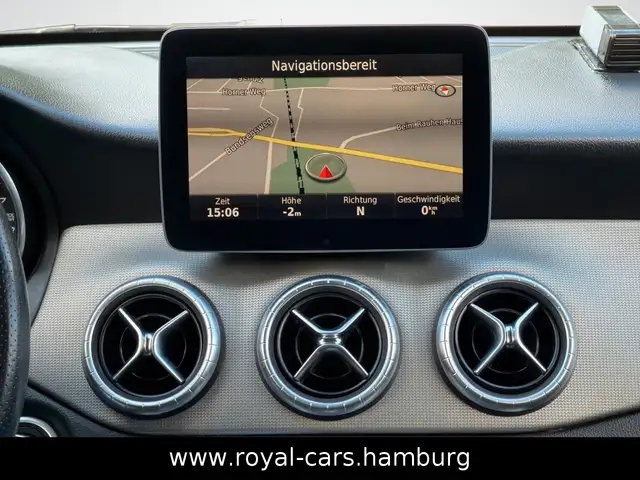 Mercedes-Benz Cla view 12