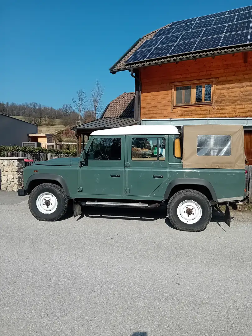 Land Rover Defender Defender 110" DCPU.S  2,2 TD Grün - 2