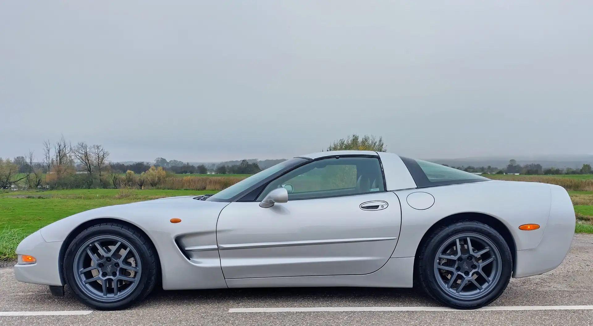 Corvette C5 5.7 Targa Z51 EU Argintiu - 1