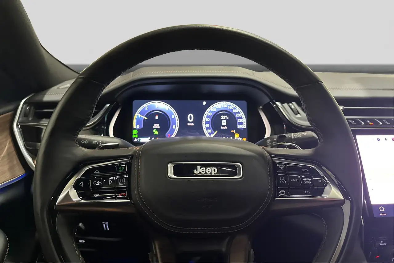 Jeep Grand Cherokee снимка Jeep Grand Cherokee