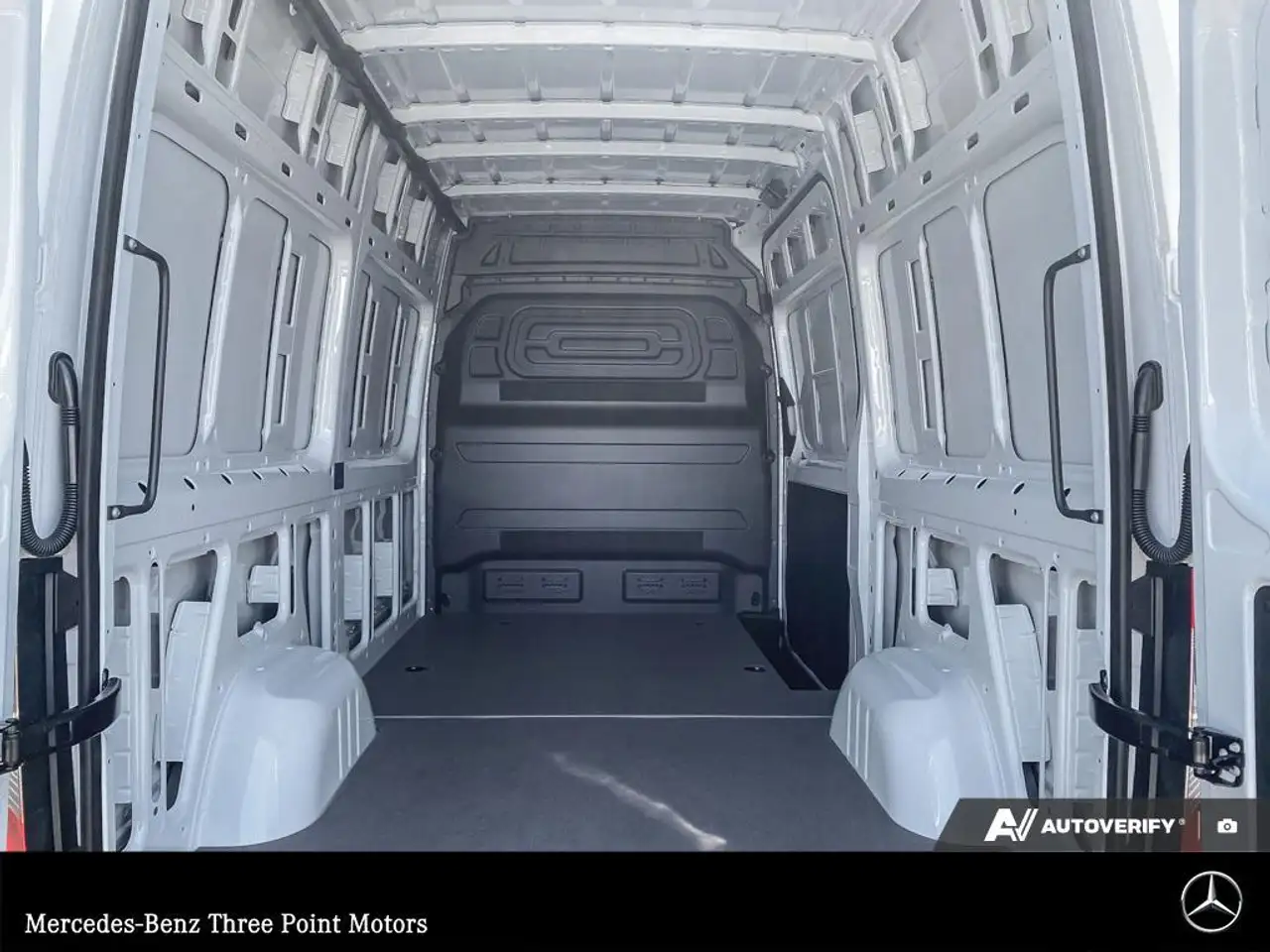 Mercedes-Benz Sprinter снимка Mercedes-Benz Sprinter