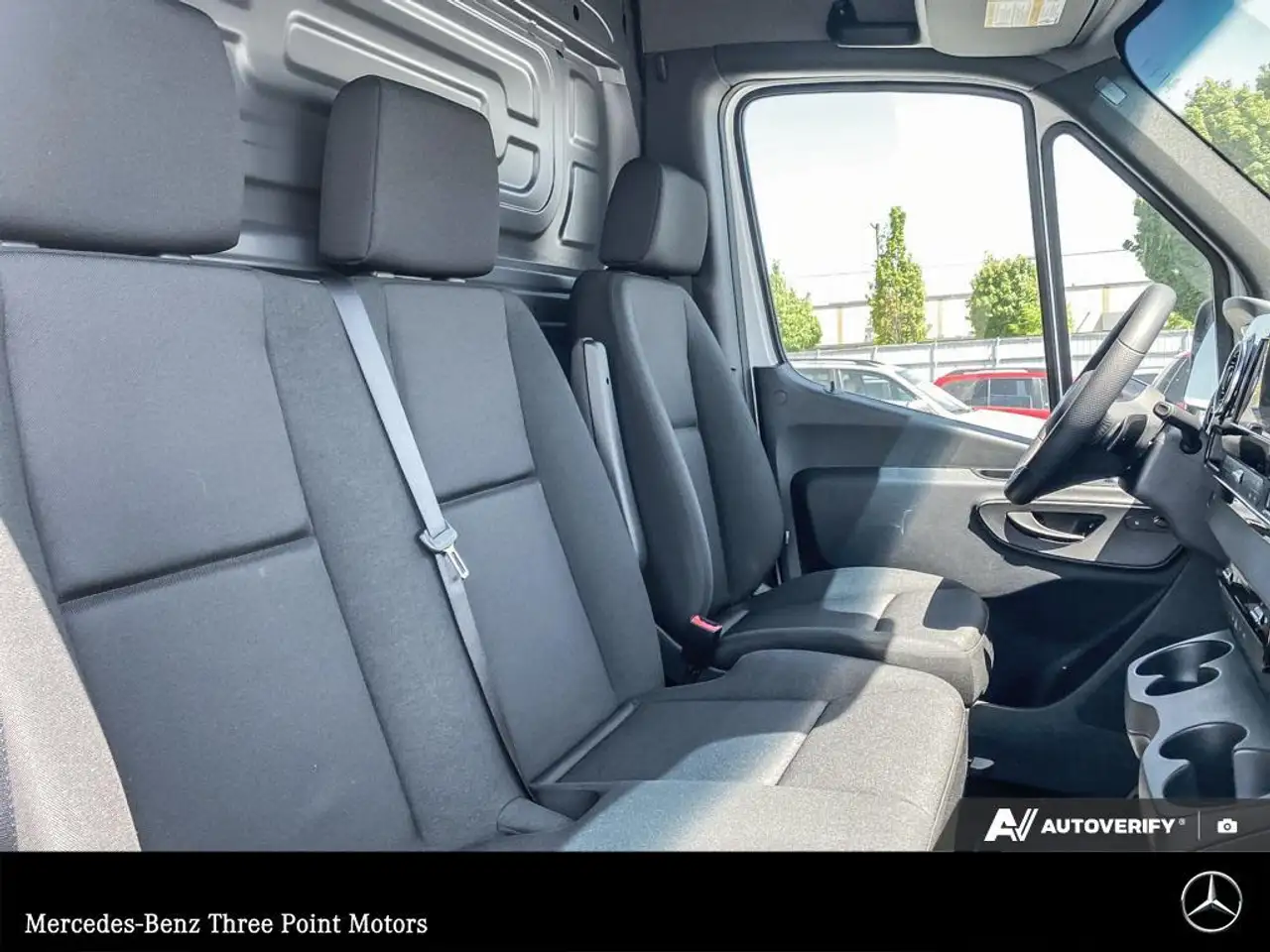 Mercedes-Benz Sprinter снимка Mercedes-Benz Sprinter