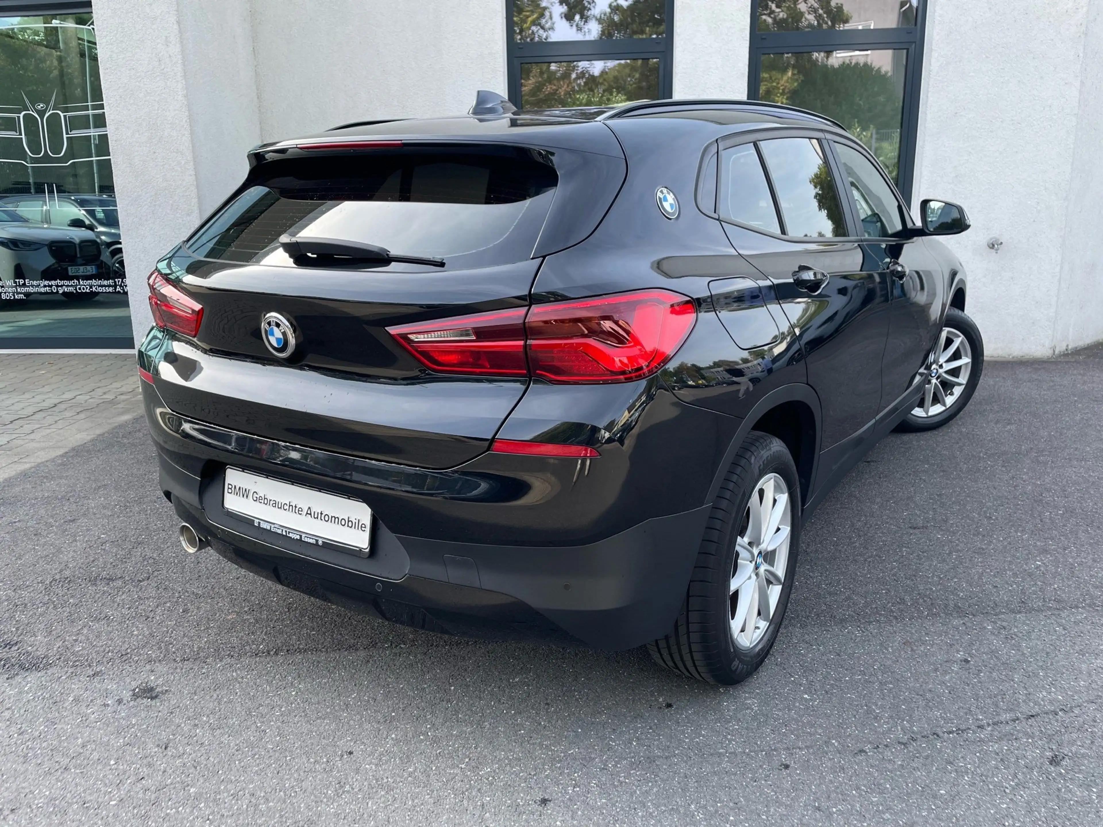 BMW X2 sDrive18i Advantage AHK LED Navi Shz PDC — photo 2