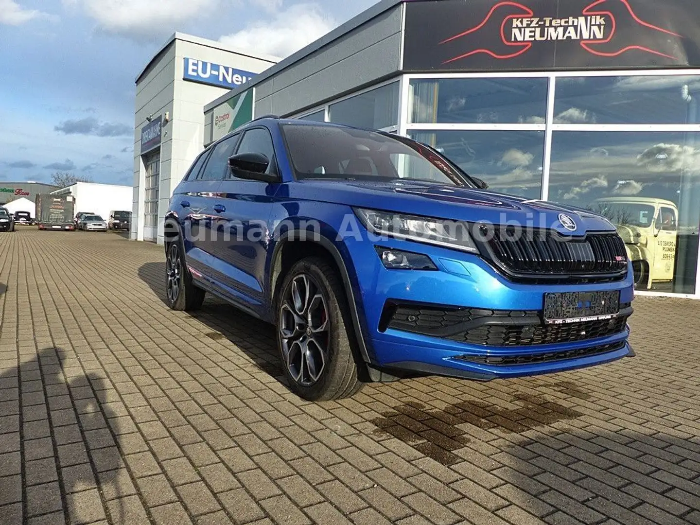 Skoda Kodiaq RS 4x4 *AHK*NAVI*BEH.FS*360°KAMERA Blau - 1