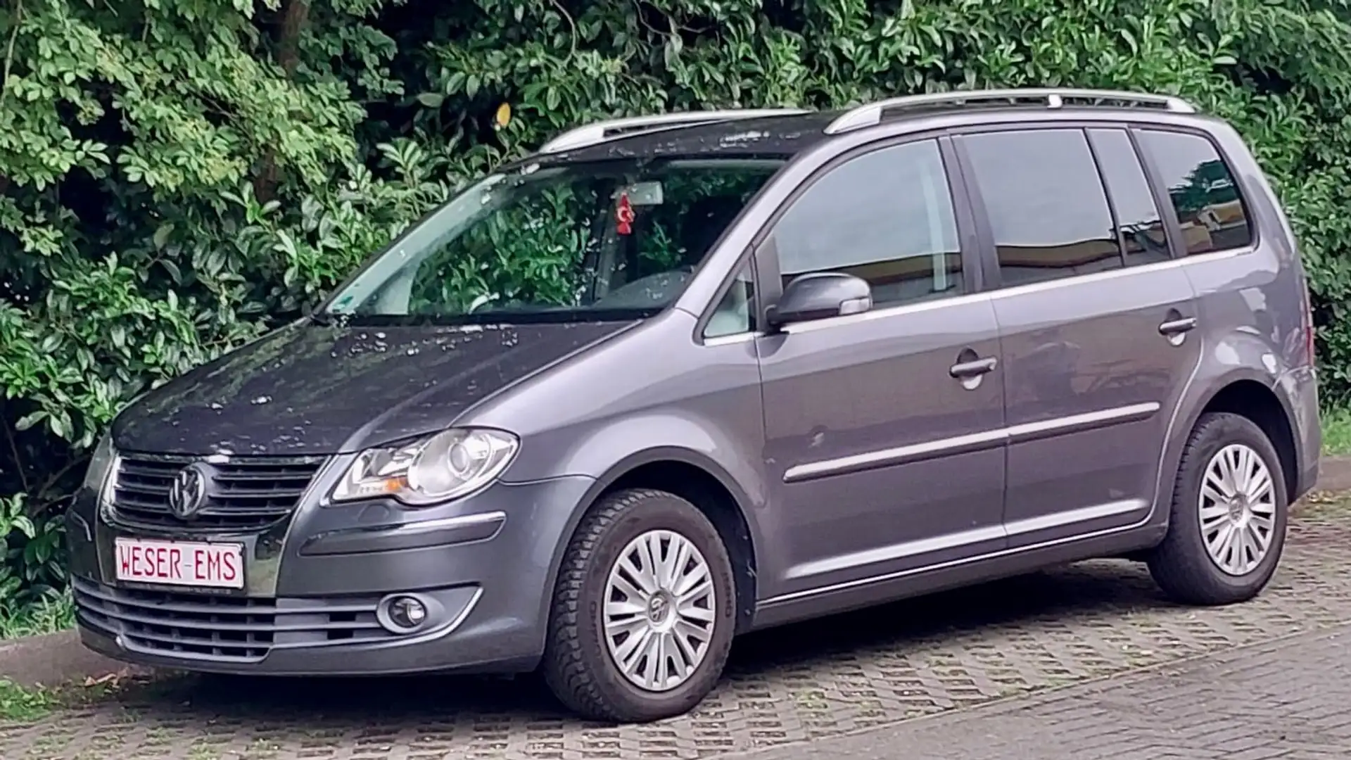 Volkswagen Touran 1,9 TDi Highline 7-Sitzer Klima SHZ AHK Grau - 1