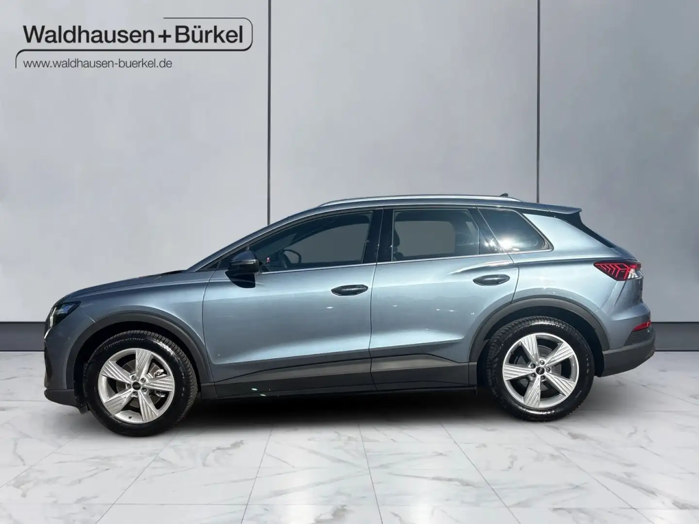 Audi Q4 e-tron *19 Zoll*ADVANCED KEY*APP*AW-REIFEN Klima Navi Blauw - 2