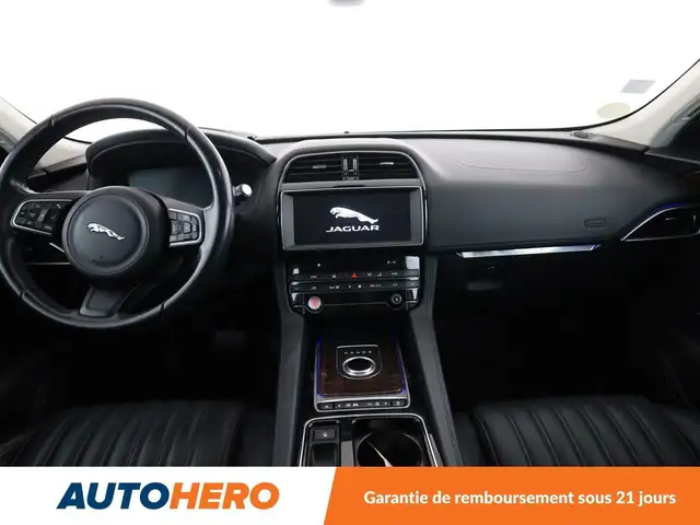 Jaguar F-Pace view 12