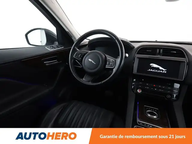 Jaguar F-Pace view 13