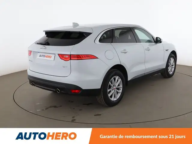 Jaguar F-Pace view 6