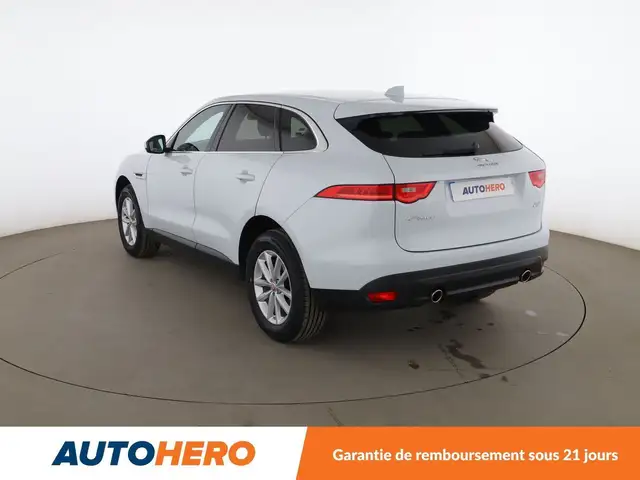 Jaguar F-Pace view 4