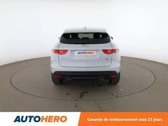 Jaguar F-Pace view 5