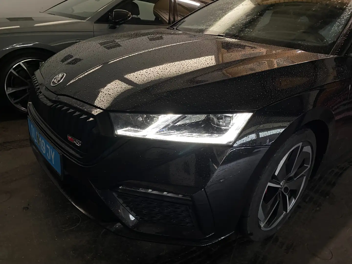 Skoda Octavia 2,0TDI 4x4 RS DSG*RS EXCLUSIVE*HEAD UP*MEGA KONFIG Noir - 1