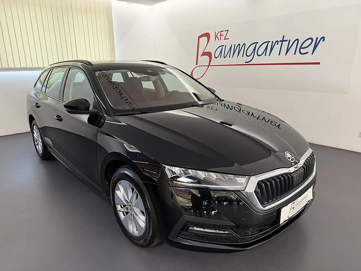 Skoda Octavia Combi 2,0TDI DSG *LED*NAVI*ACC*AHK*Sitzheizung*... Schwarz - 1