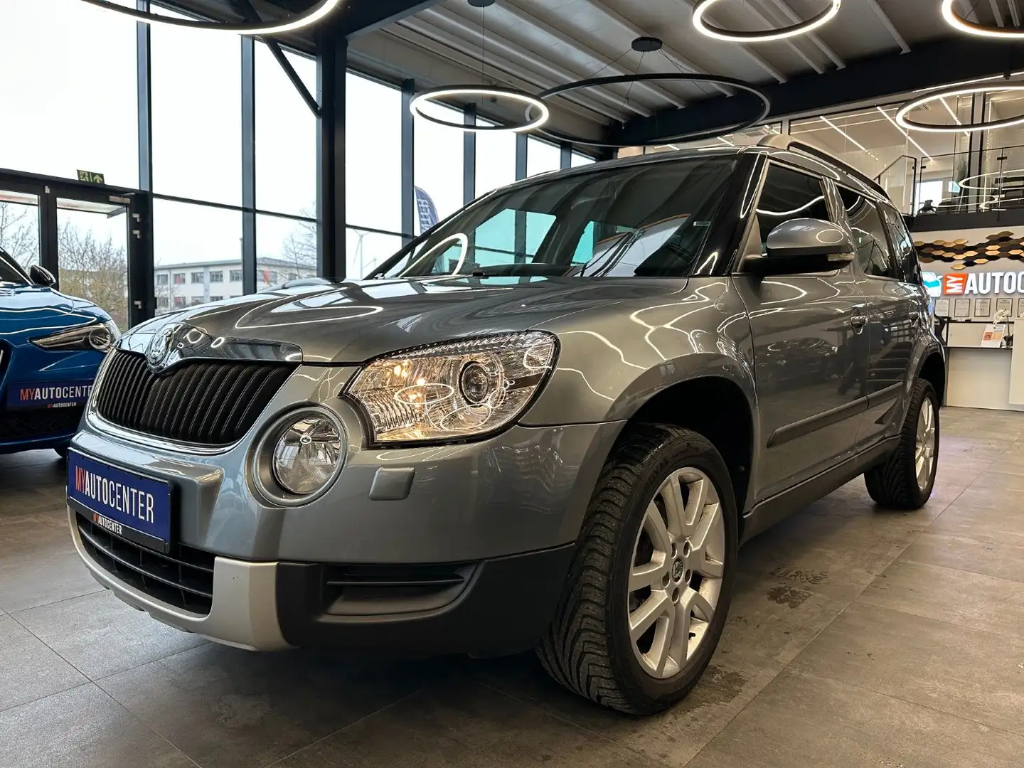 Skoda Yeti Ambition Plus Edition 4x4*2.Hand*AHK*Klima* Grau - 2